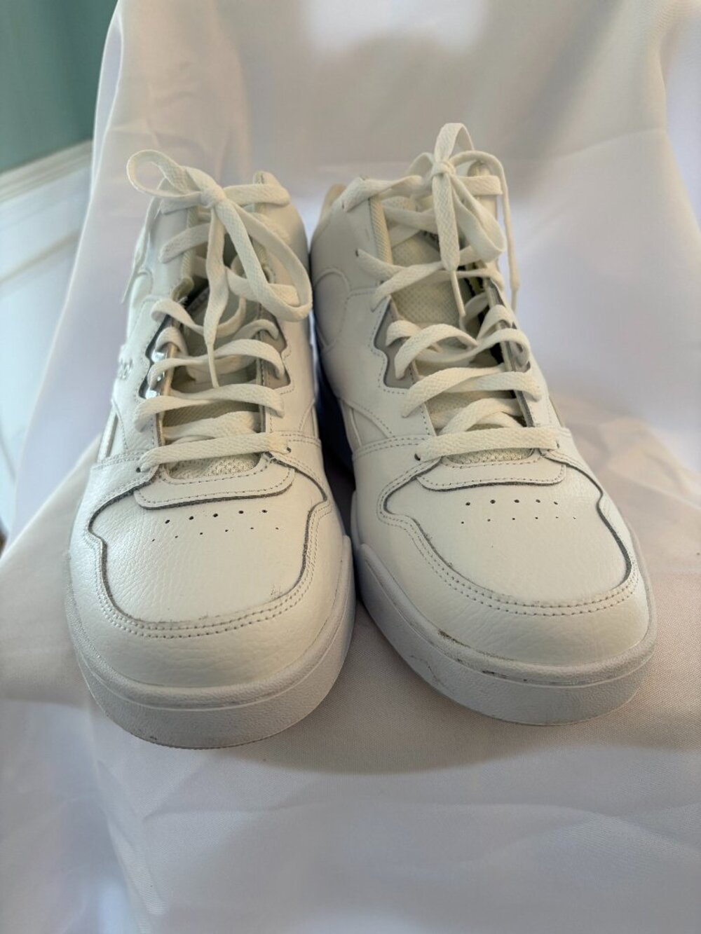 Reebok White High Top Size USA 9